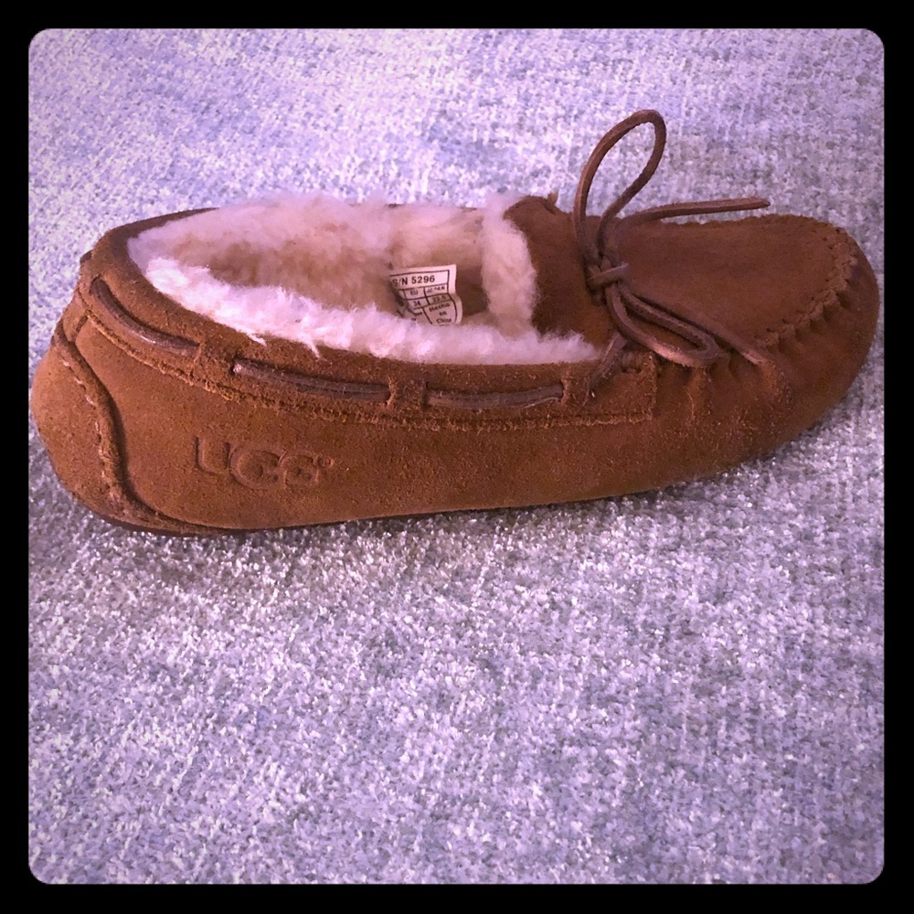 [UGGS] Girl’s Dakota Moccasin - Picture 3 of 7
